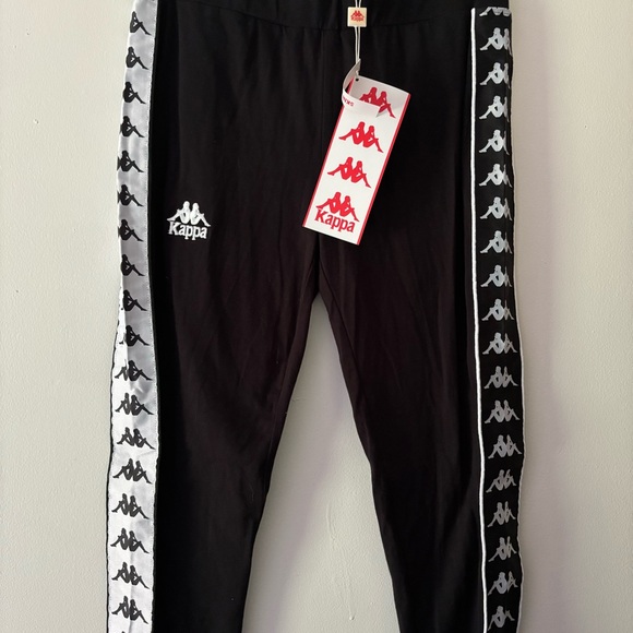 NWT Women’s Medium Black and White Crop Top and Legging Kappa Logo Set - Picture 10 of 16